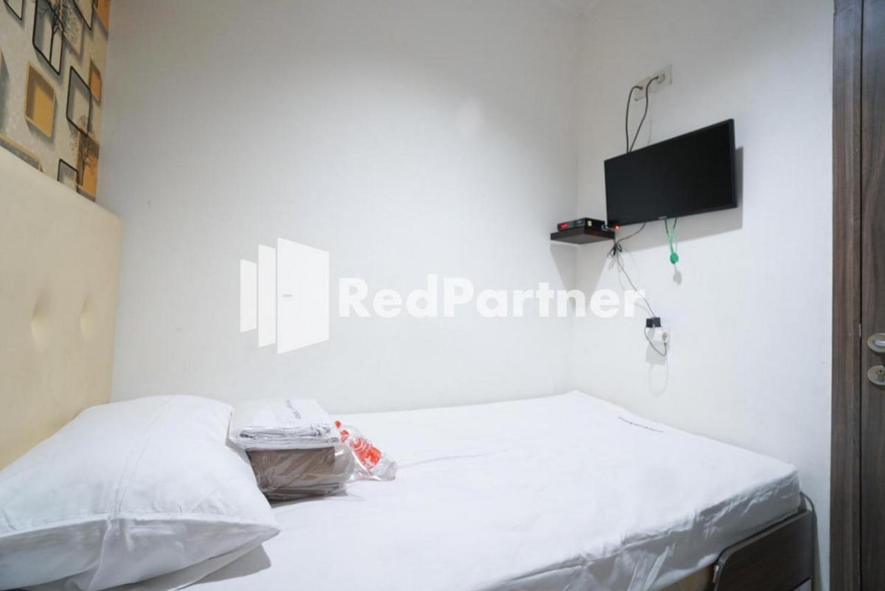 Eascot Hotel Mitra Reddoorz جاكرتا المظهر الخارجي الصورة