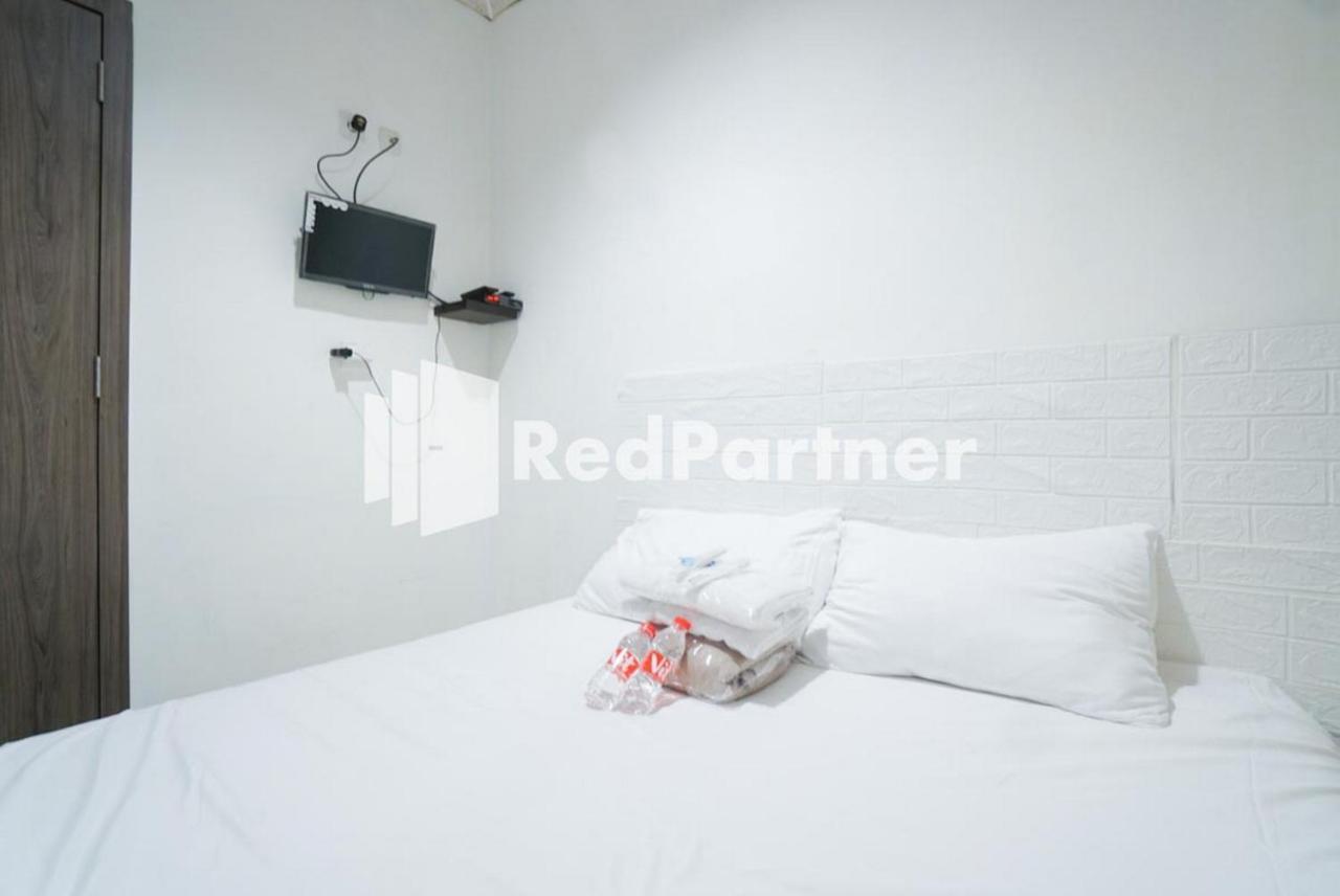 Eascot Hotel Mitra Reddoorz جاكرتا المظهر الخارجي الصورة