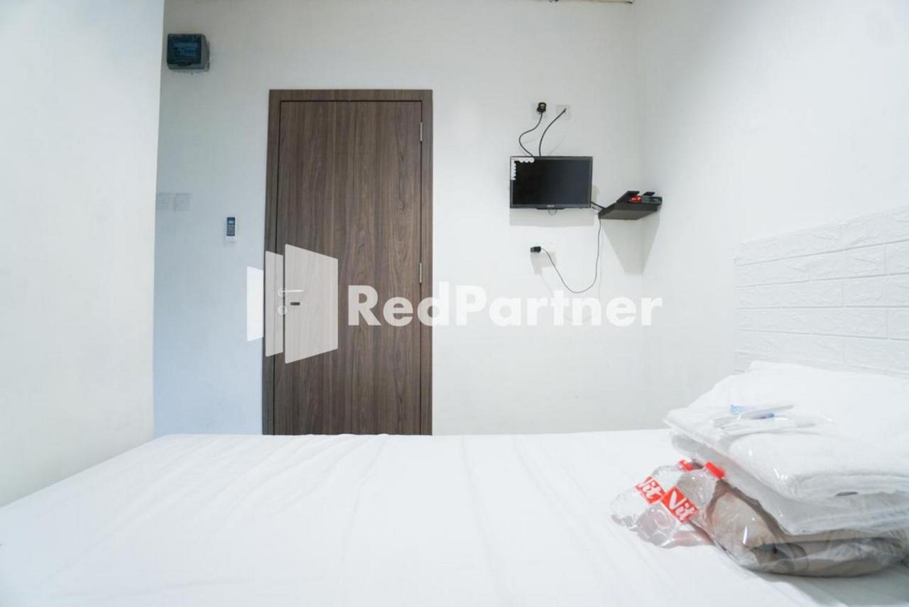 Eascot Hotel Mitra Reddoorz جاكرتا المظهر الخارجي الصورة