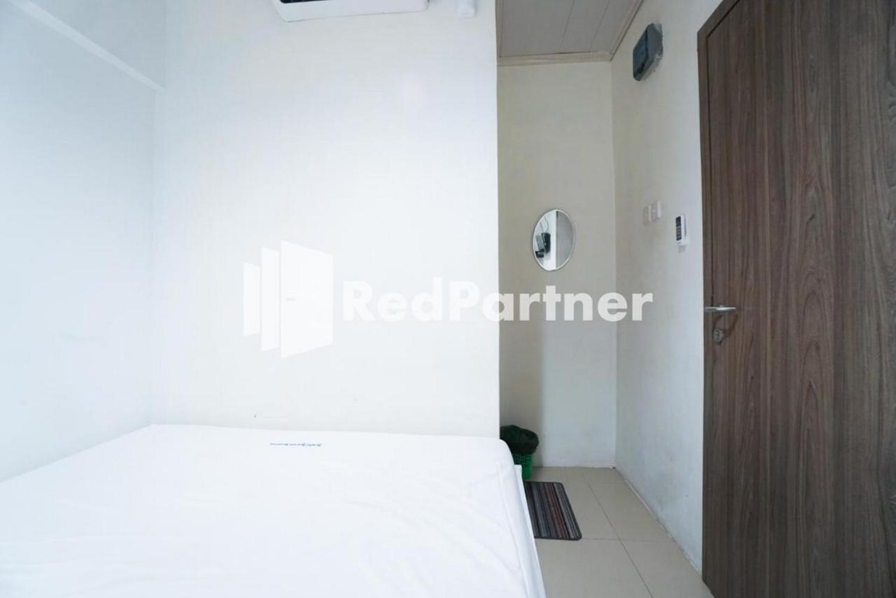 Eascot Hotel Mitra Reddoorz جاكرتا المظهر الخارجي الصورة